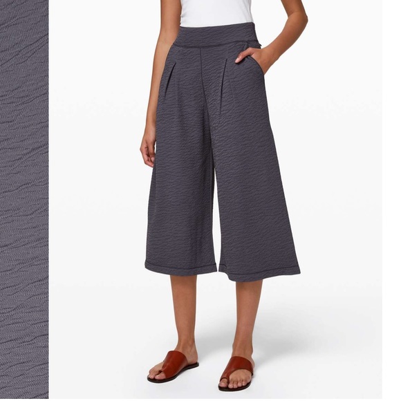 Lululemon Can You Feel The Pleat Crop in Moonwalk - Picture 2 of 15